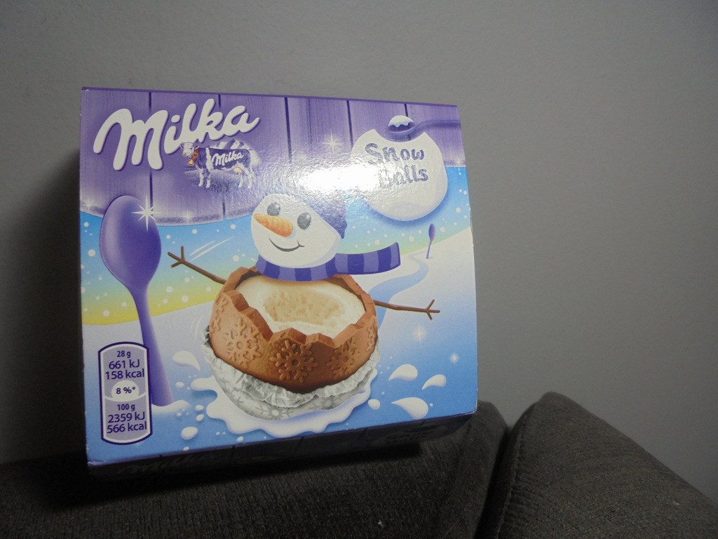 -- MILKA ŚWIĄTECZNE JAJKA - Z NIEMIEC - SNOW BALLS