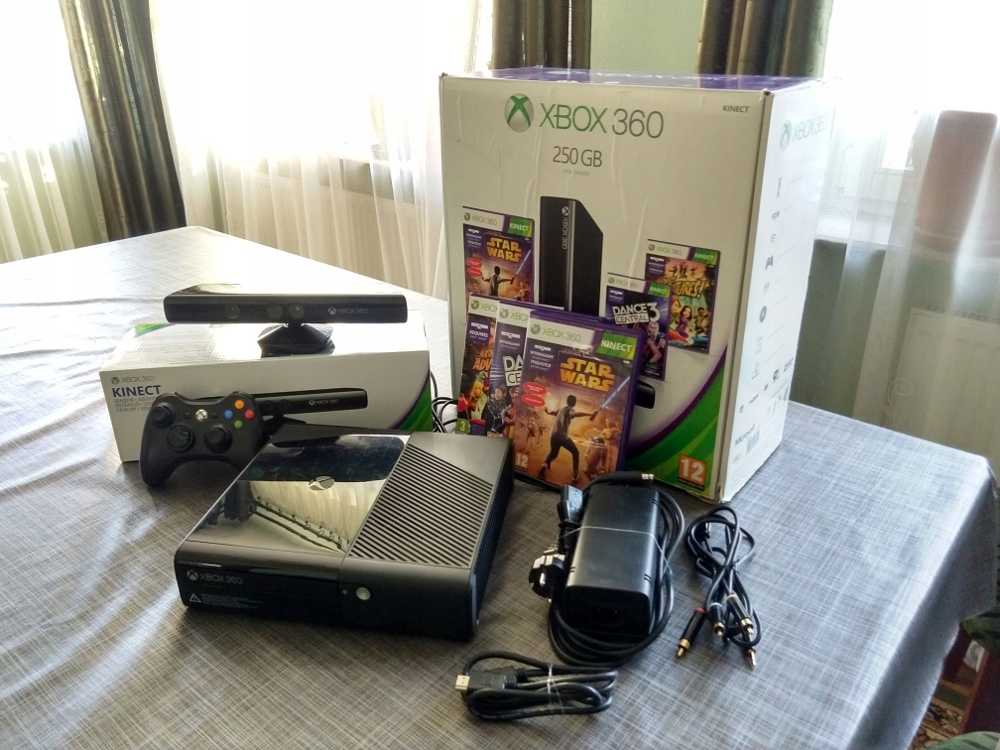 Konsola Xbox 360 Kinect 250 Gb + 13 GIER