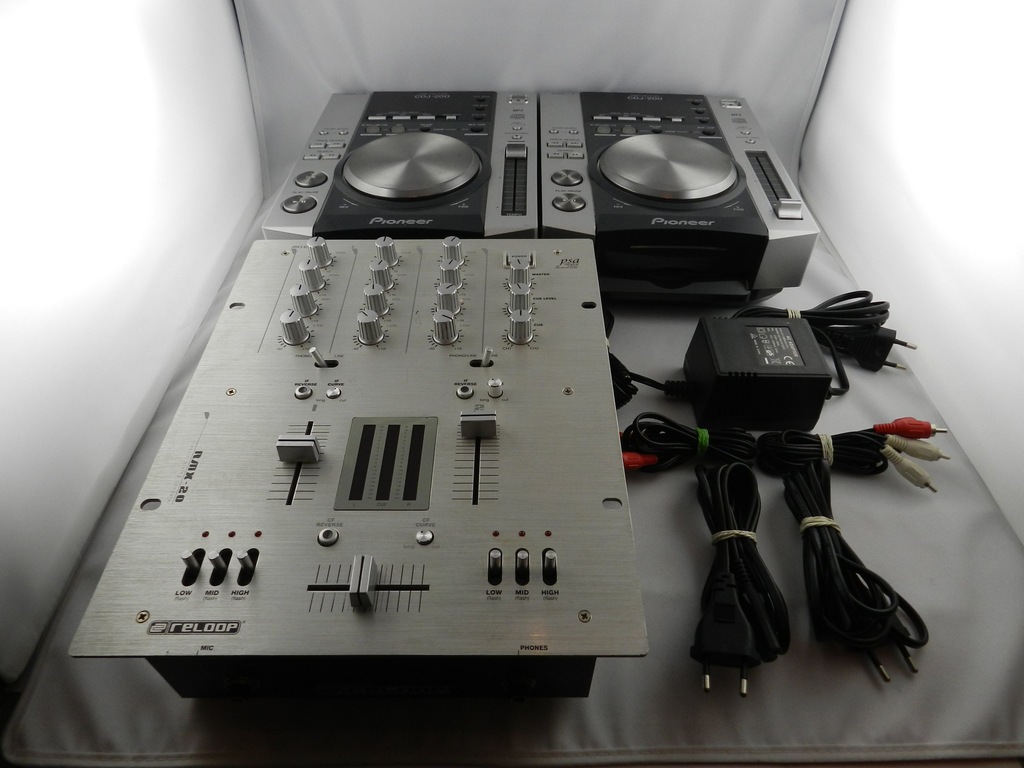 Zestaw Pioneer CDJ-200 MP3 + mikser Reloop RMX-20 