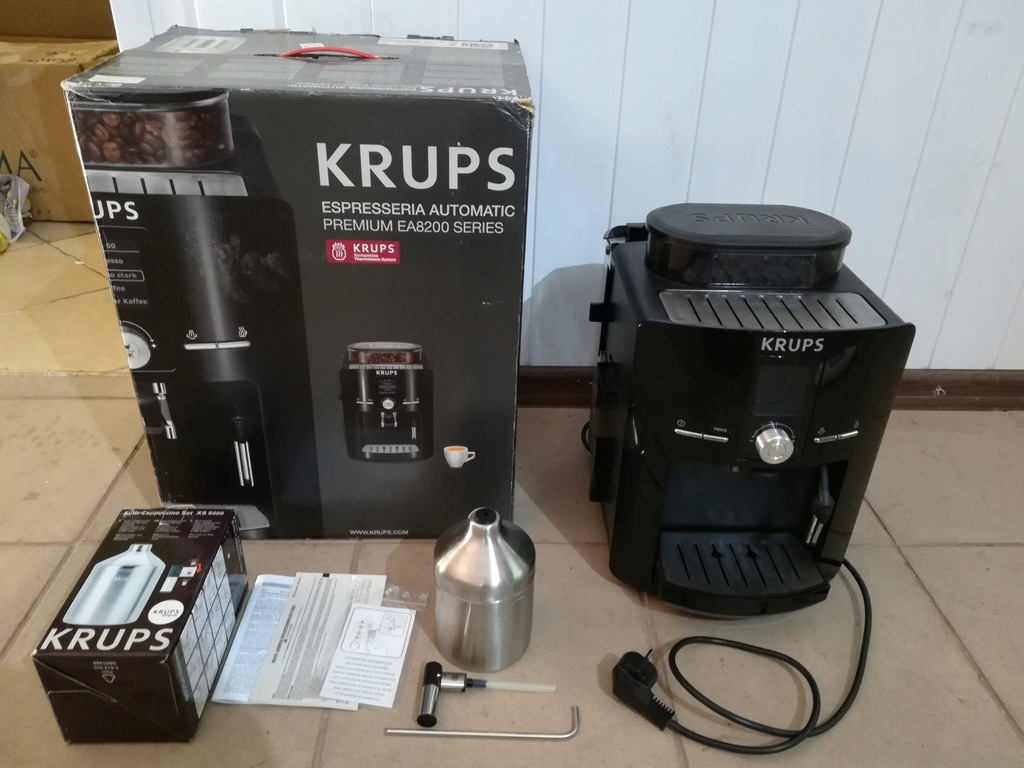 EKSPRES DO KAWY KRUPS EA8200 + POJEMNIK XS 6000 !!