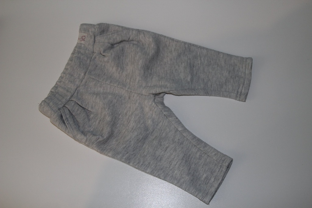 b010 spodnie dresowe Reserved 68