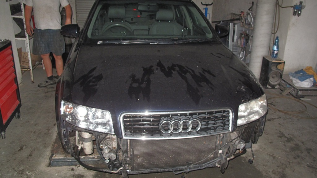 AUDI A4 B6 AVANT kompletna maska LZ5L LY7H