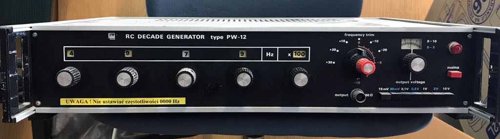 Dekadowy generator RC typ PW-12. KABiD. 1981 rok.