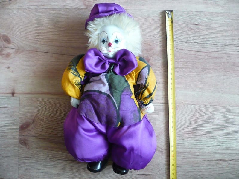 Lalka  pajacyk pierrot fioletowy porcelana 35cm