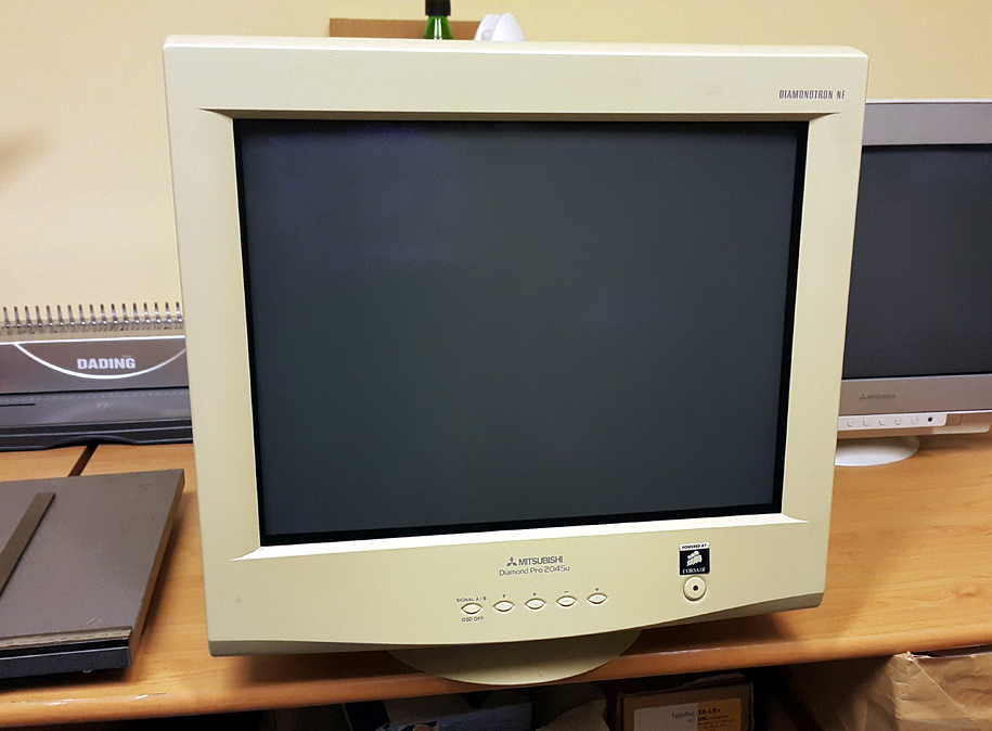 Monitor CRT MITSUBISHI DIAMOND pro 2045u