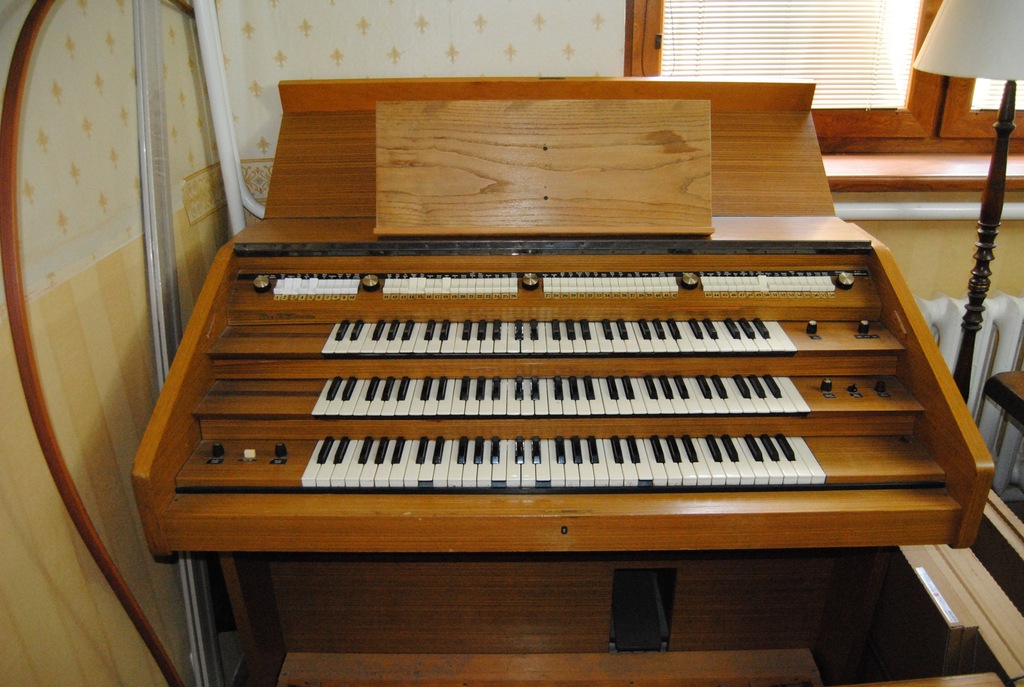 Analogowe ORGANY KOŚCIELNE Dr. Bohm - 3 manuały
