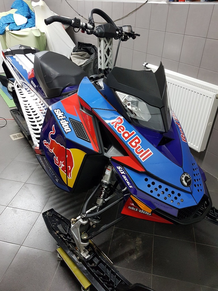 Skuter śnieżny Ski Doo 800 146 cali.