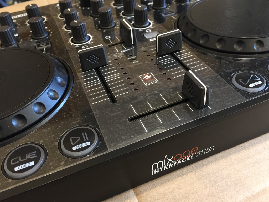 Mikser DJ RELOOP MIXAGE Interface Edition MK2