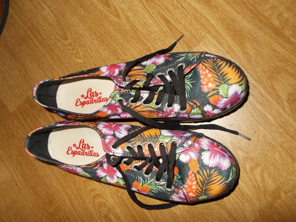 BUTY DAMSKIE TENISÓWKI KWIATY CCC 37/38 KOTURN