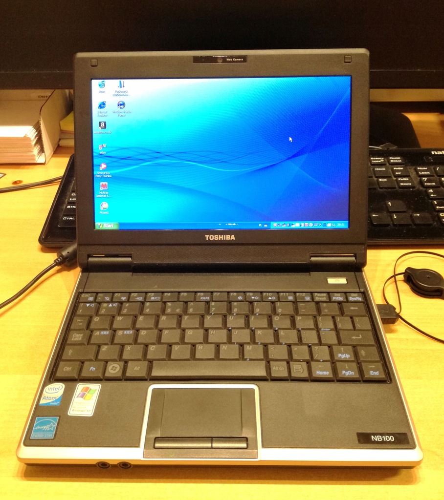 Netbook Toshiba NB100, 8,9", szampański, WXP