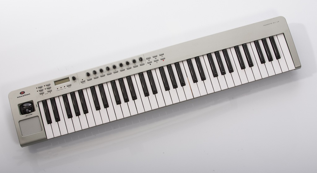 Novation ReMote 61 LE midi klawiatura