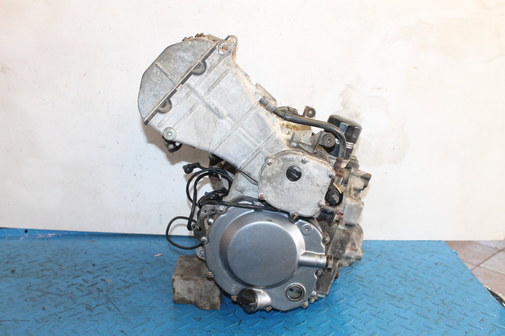 KAWASAKI ZXR 400 ZXR400 ZX4R SILNIK SKRZYNIA