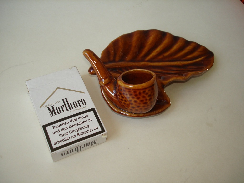 Popielniczka ceramiczna Fajka liść tytoniu PRL