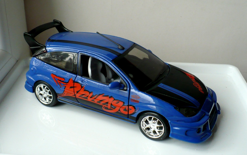Ford Focus Tuning 1:24 Bburago / Burago Unikalny
