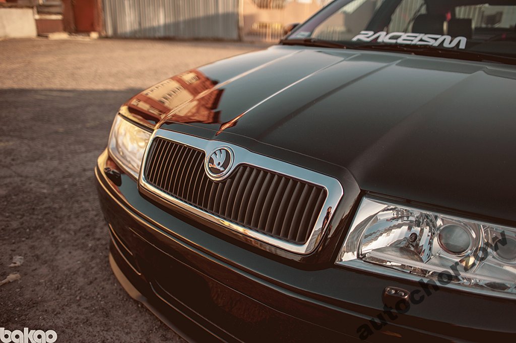 ZNACZEK EMBLEMAT SKODA OCTAVIA I PRZÓD I TYŁ NOWE