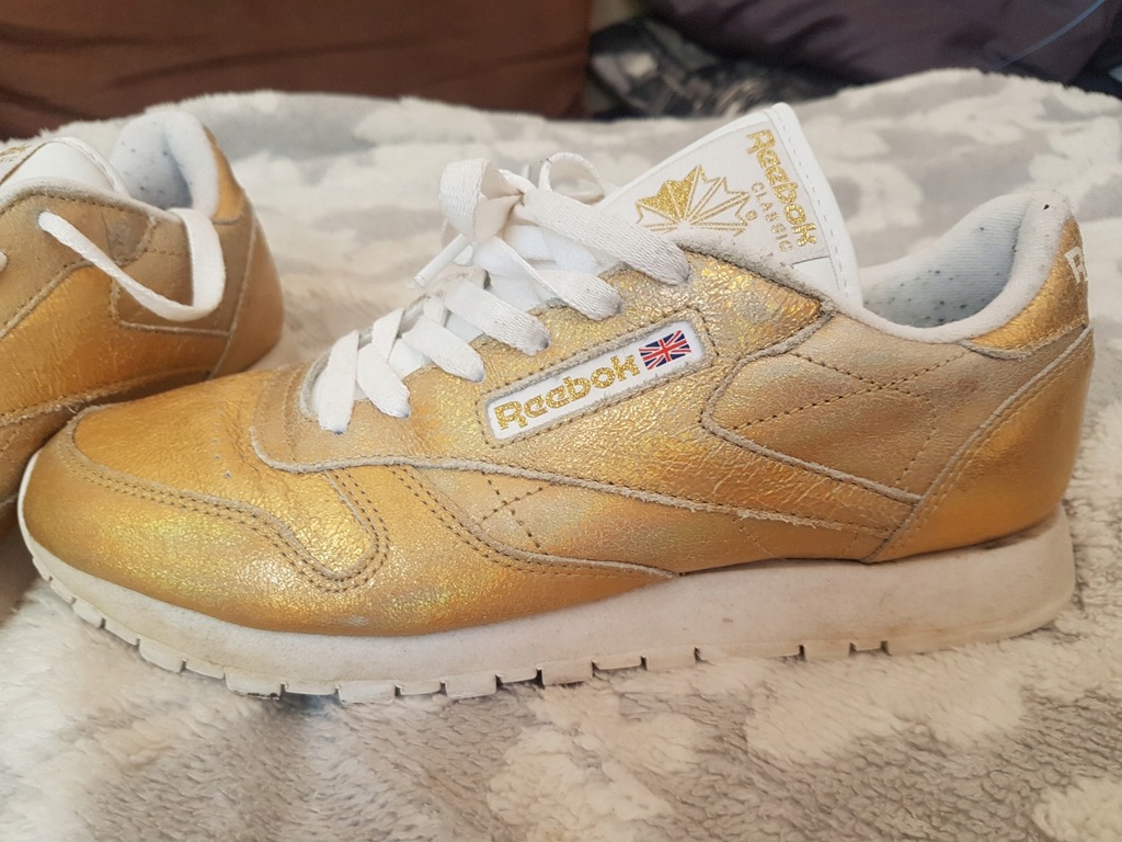 reebok classic zlote