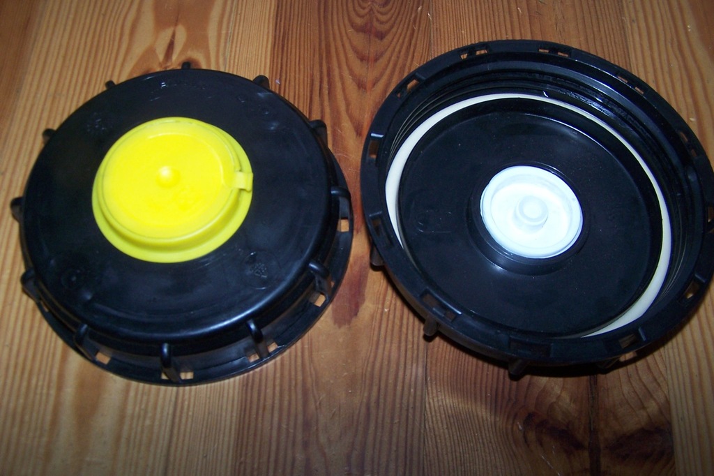 DEKIEL Nakrętka górna Zbiornik 1000l mauzer 15 cm