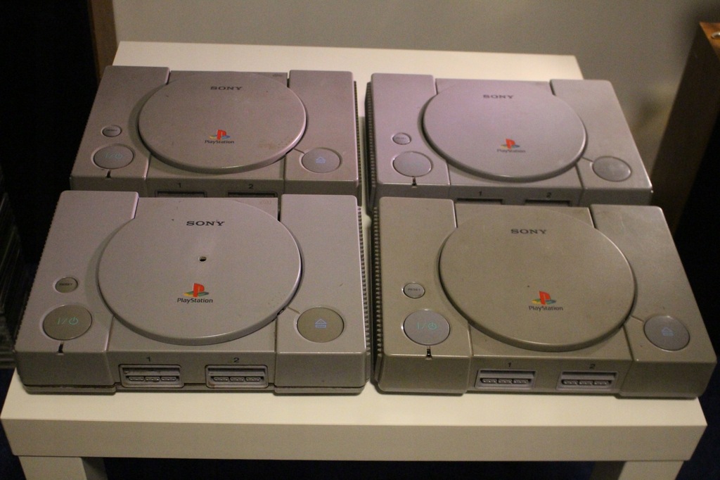 PlayStation PSX x 4 uszkodzone SCPH-5502,7002,9002
