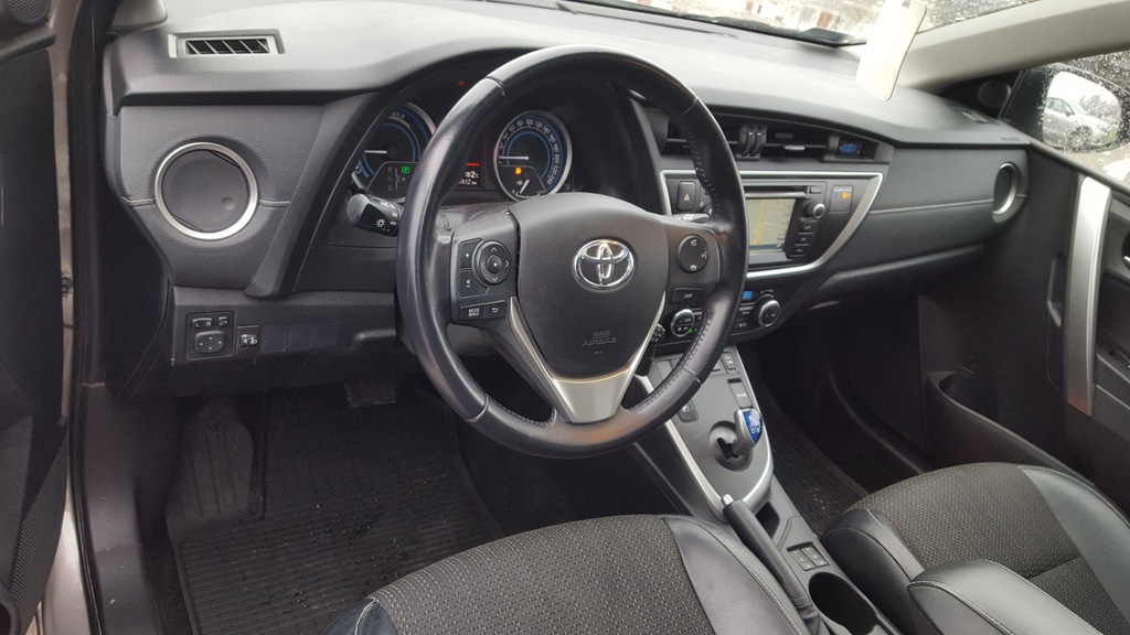 Toyota Auris Skóra Szklany dach Nawigacja Automat