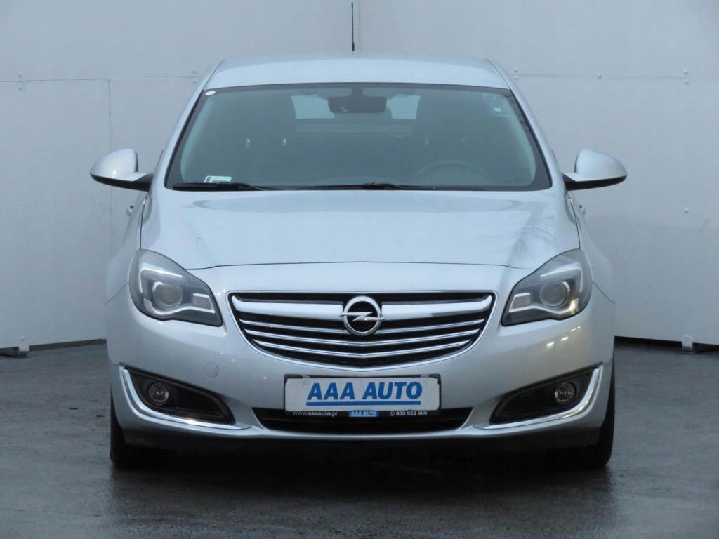 Opel insignia salon