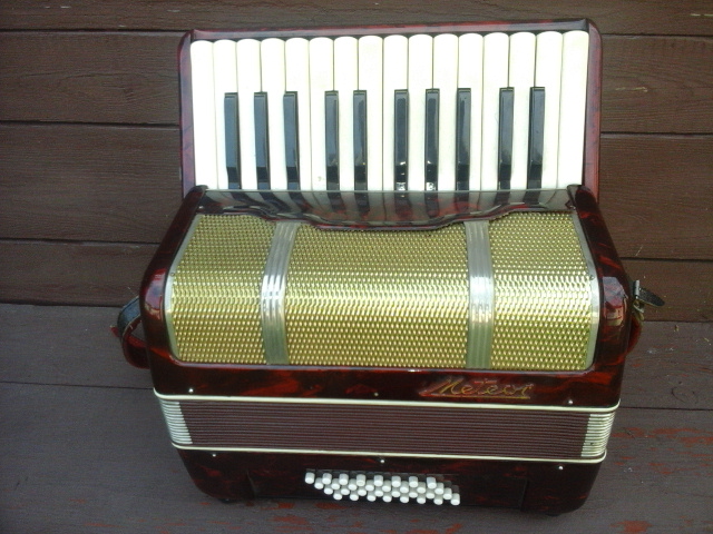 akordeon Kligenthal Meteor 32 basy