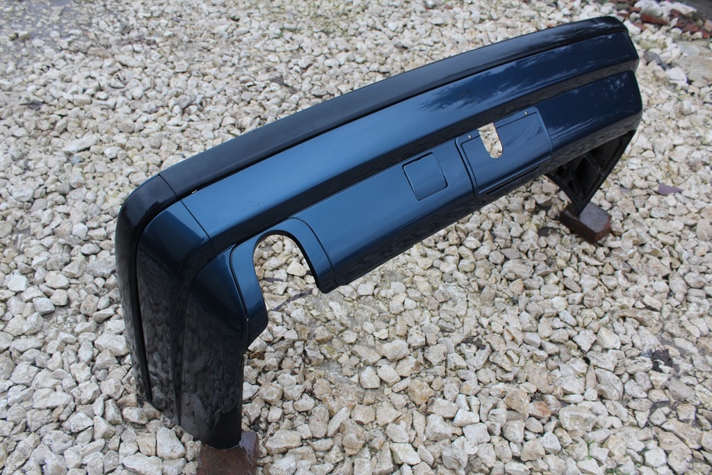 zderzak tył tylny BMW e34 SORRENTBLAU METALLIC 360
