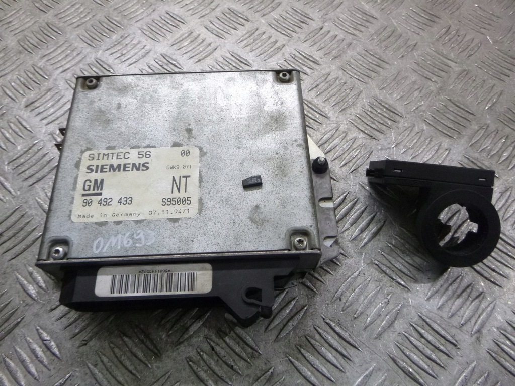 KOMPUTER 90492433 IMMO SIMTEC 56 OMEGA B 2.0 16V