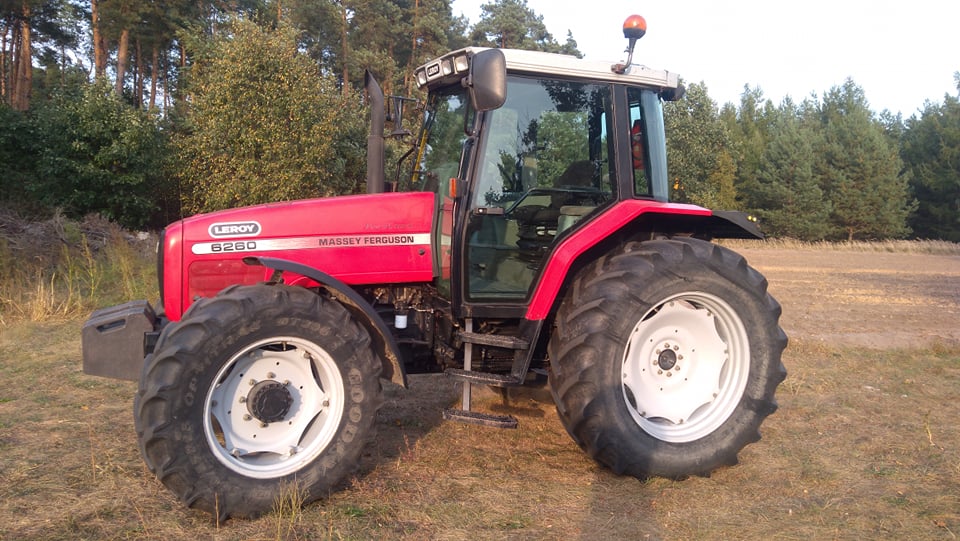Ciągnik rolniczy Massey Ferguson 6260