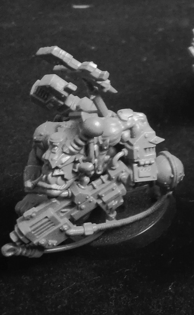 Ork Mek with Kustom Mega Blasta, plastik