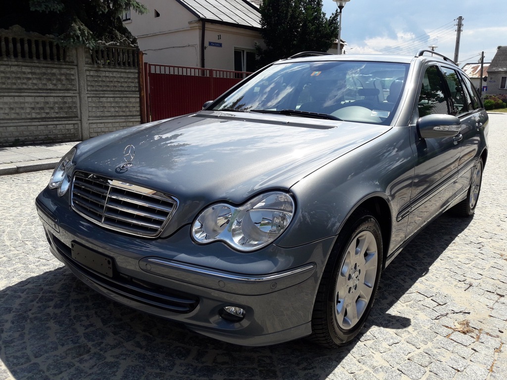 MeRCEDES KLASA C C280 BENZYNA 4MATIC BDB UTRZYMANA