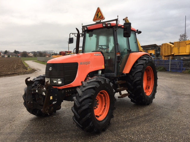 Kubota M125X, 2006
