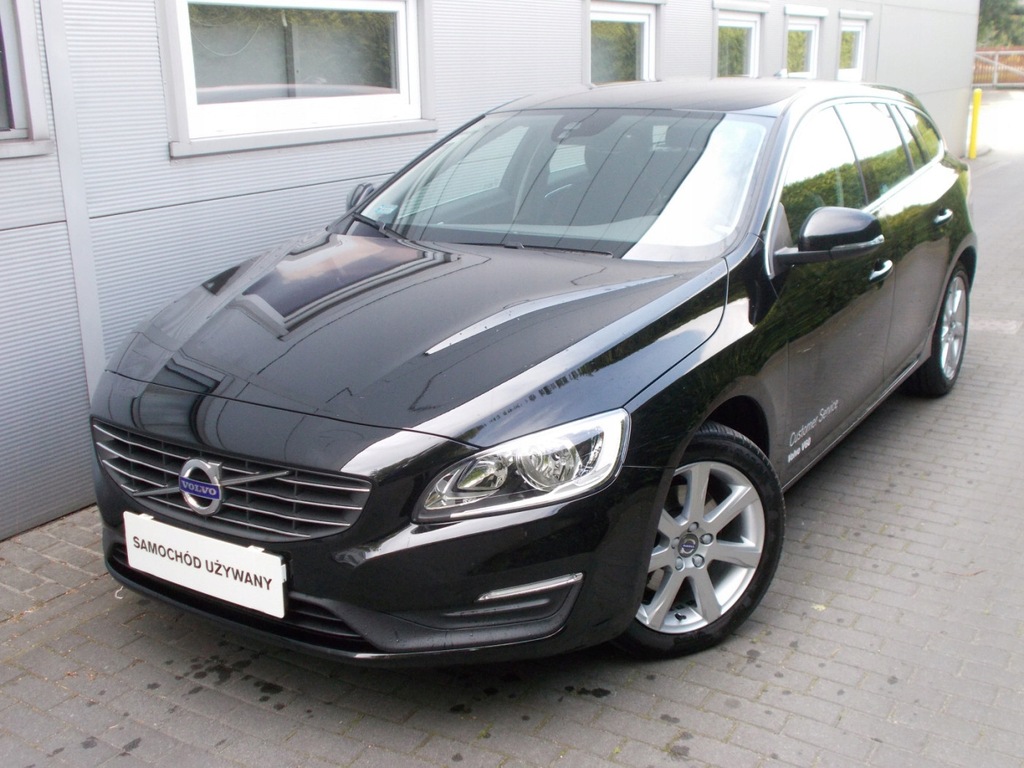 Volvo V60 V60 T3 Momentum, Salon PL,