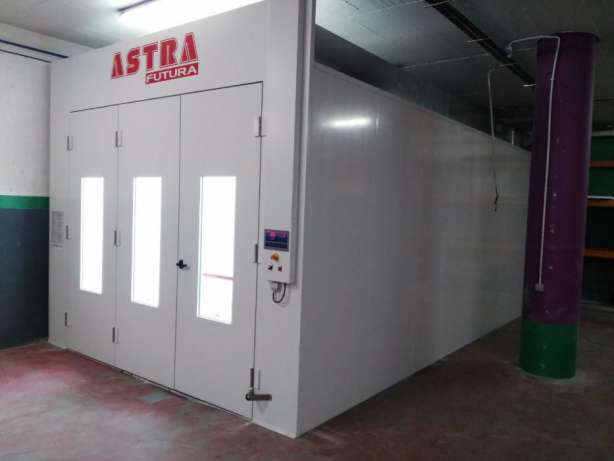 KABINA KOMORA LAKIERNICZA ASTRA LEASING BZ WBK