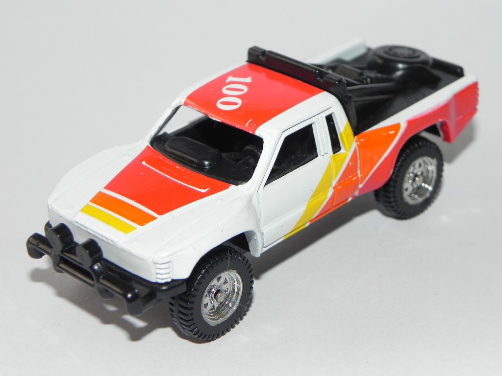 matchbox toyota hilux