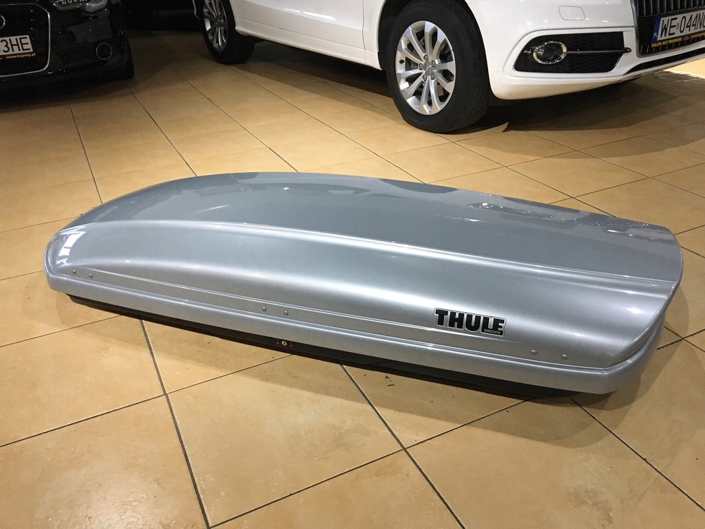 Box THULE Spirit 780 srebrny z połyskiem 676