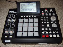 AKAI MPC 1000 XLCD - jak MPC 5000 (bez 8x in out)