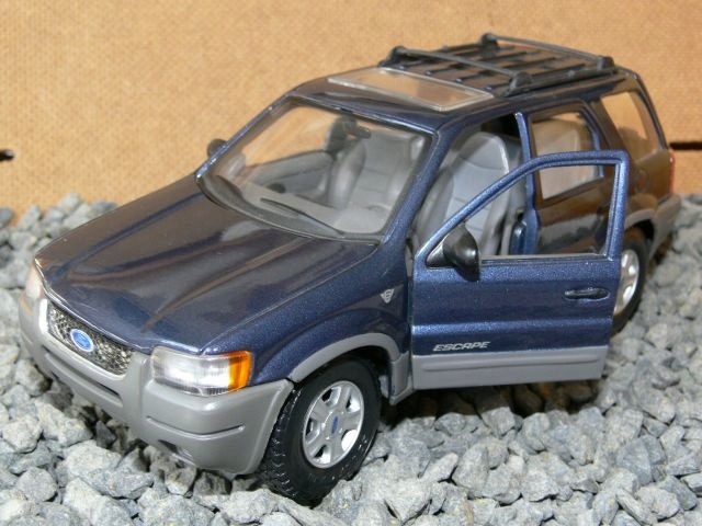 Maisto cheap ford escape