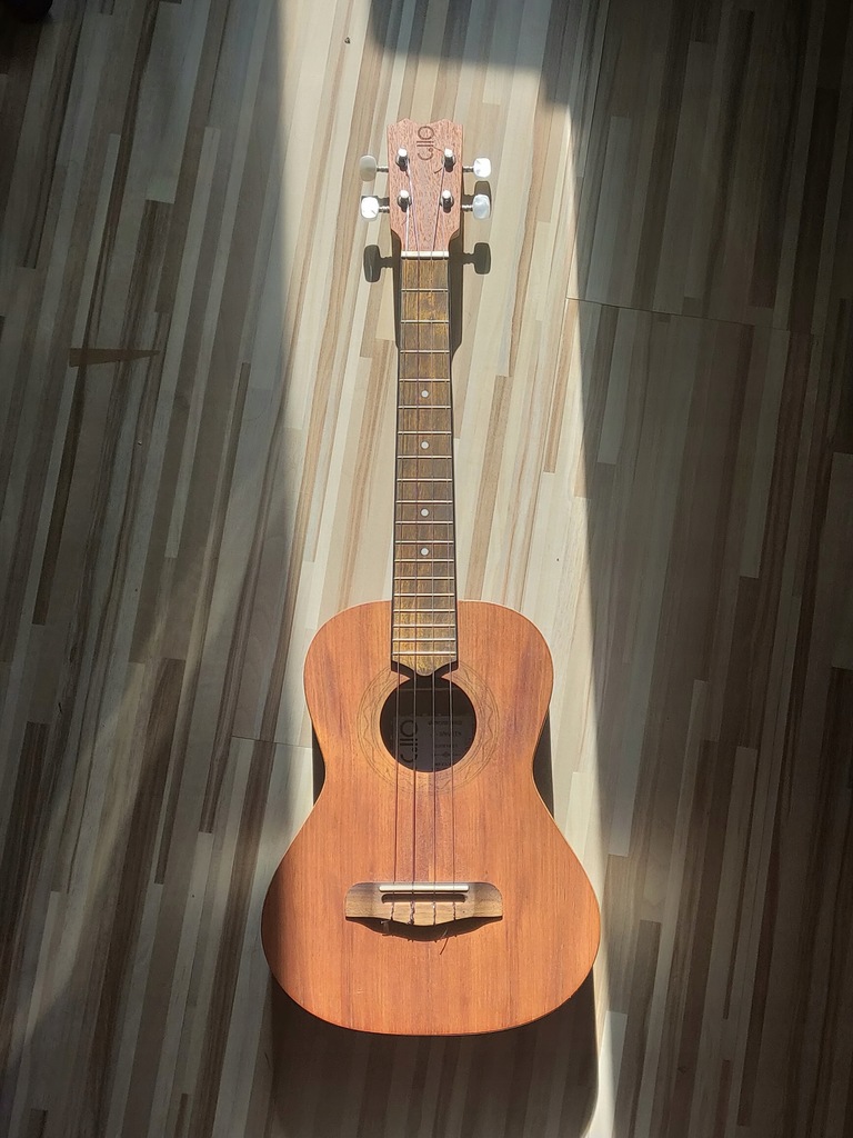 Gniewomir Ukulele Tenorowe Tenor Akacja GNIU-TEN