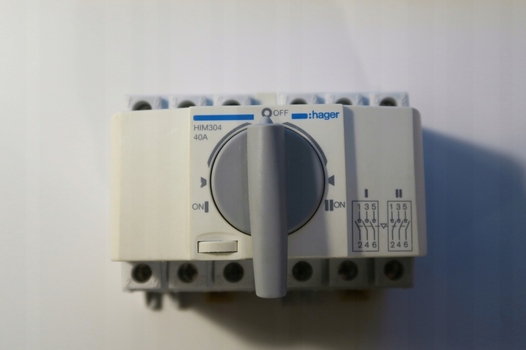 Przełącznik źródła zasilania HIM304 40A 3P Hager