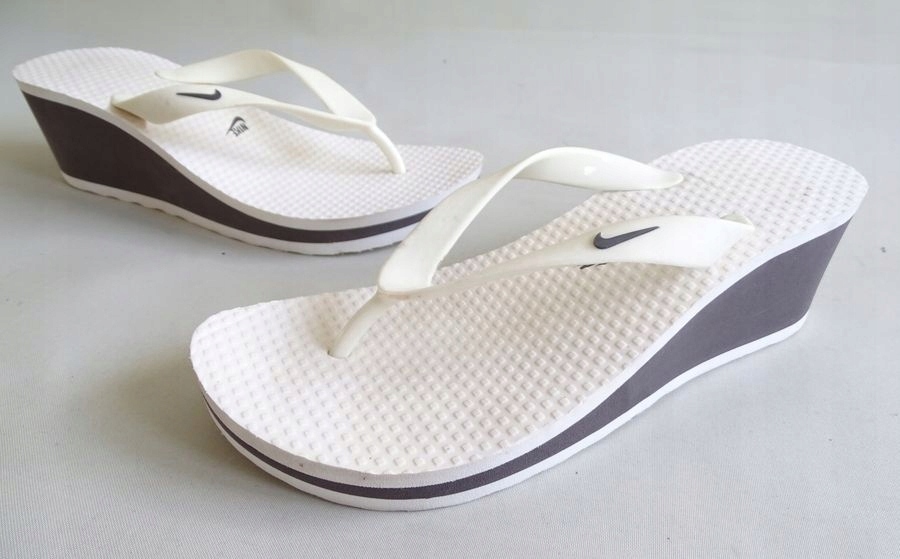 Nike klapki na koturnie PLAŻA 38