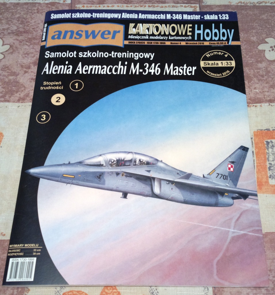 Alenia Aermacchi M-345 Master, model kartonowy