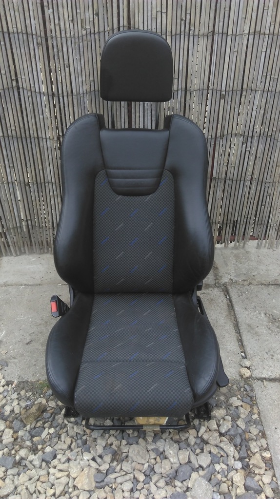 OPEL ZAFIRA A FOTEL LEWY PRZÓD KIEROWCY RECARO