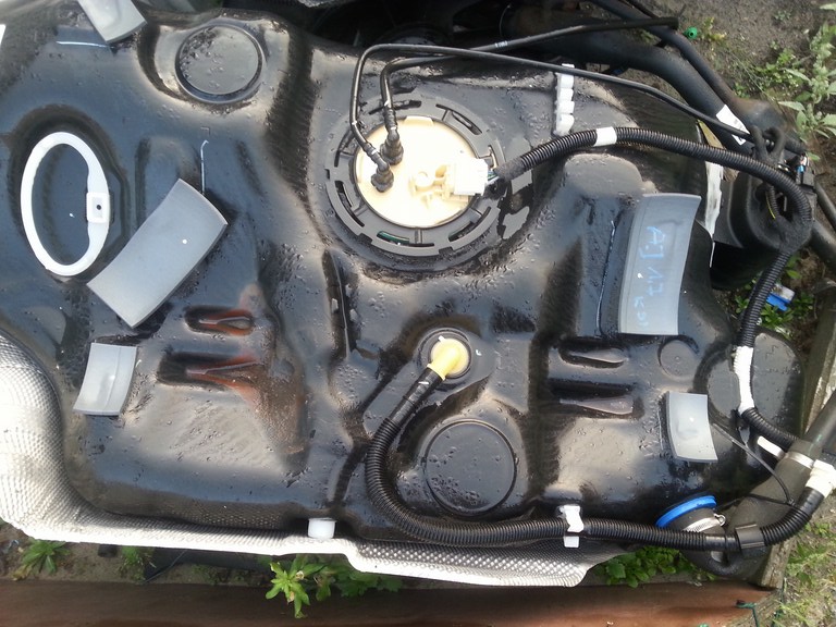 Zbiornik bak paliwa kompletny Opel Astra J 4 1.7
