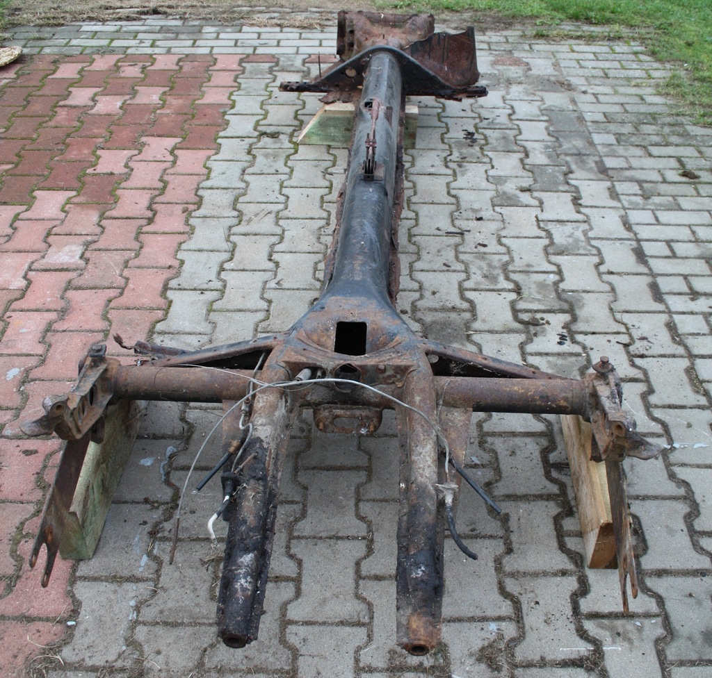 VW Garbus zawieszenie tył  / podwozie / rurowisko