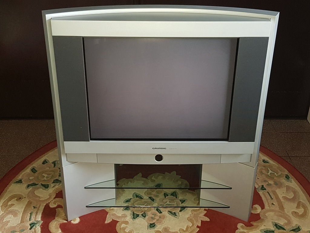 Telewizor + Stolik GRUNDIG LENARO 84