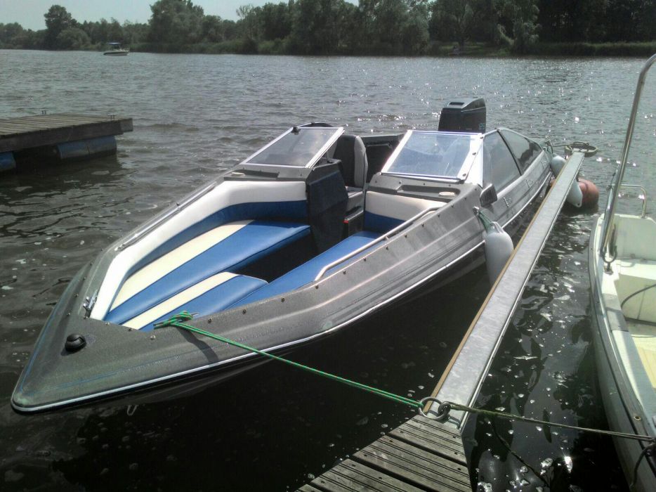 Łódź motorowa Bayliner Cobra 