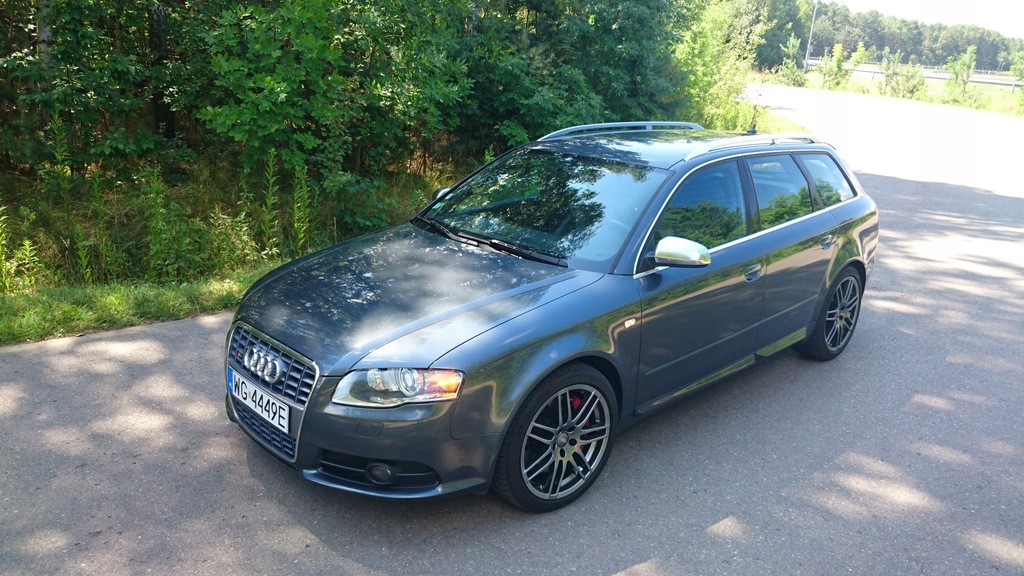 AUDI S4 B7 4.2 V8