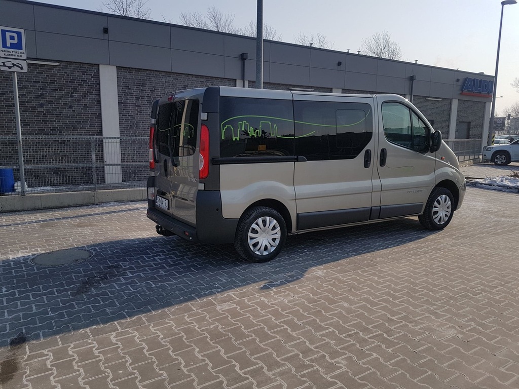 Wynajem samochodów bus 9 osobowy samochody osobowe