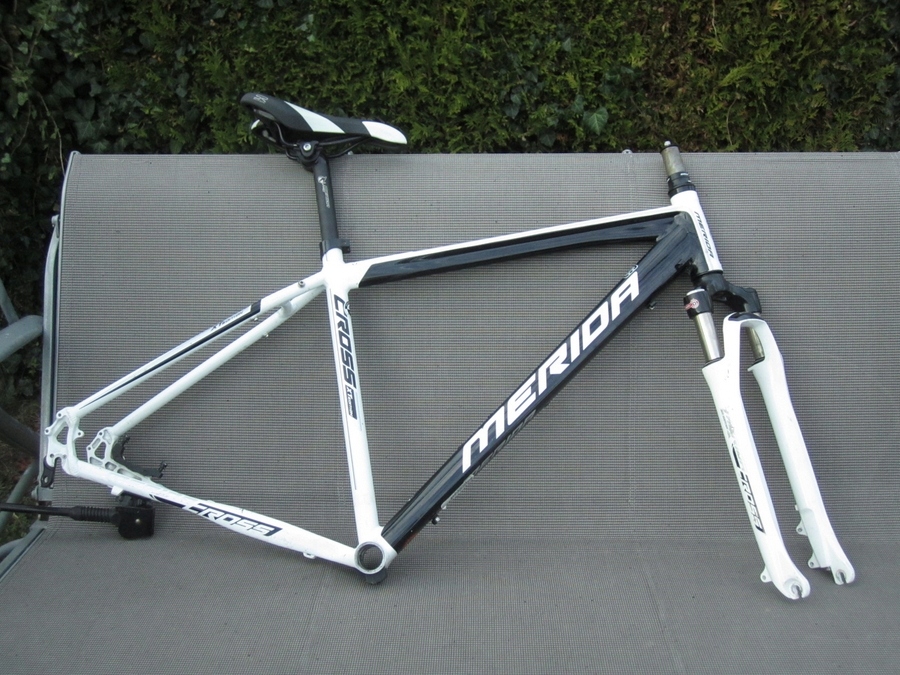 Merida Crossway XT edition rama alu + Suntour NCX