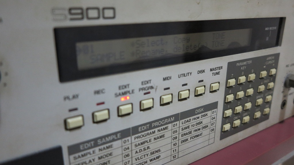 Akai S900 Sampler-OS 1.2 - Na Części/ Naprawy